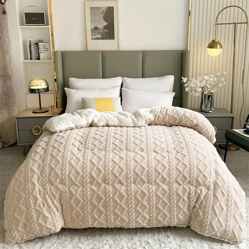 Winter Snuggle, Luxurious Taffeta Comforter Insert