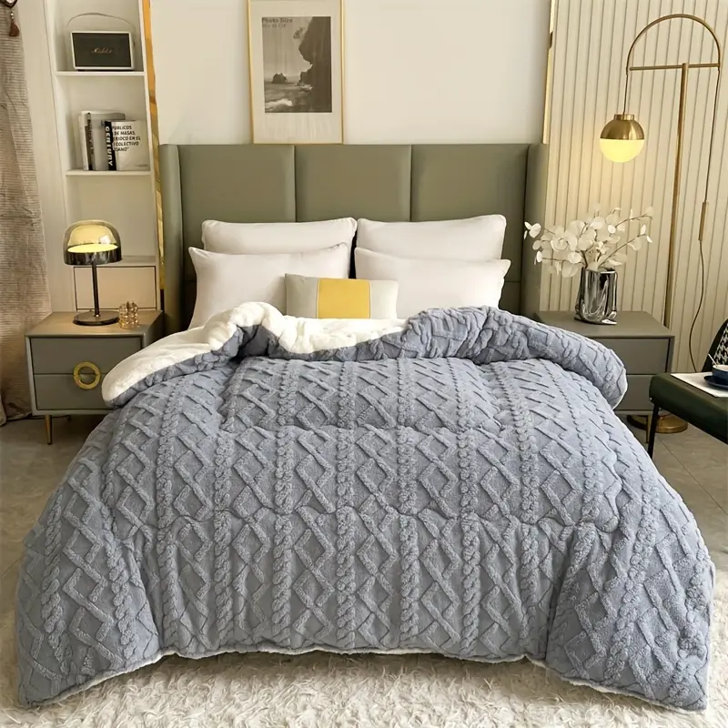 Winter Snuggle, Luxurious Taffeta Comforter Insert - Image 2